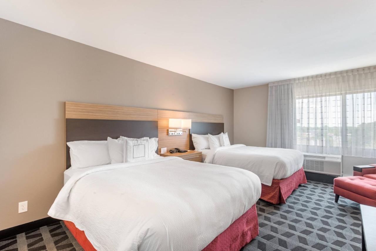 Towneplace Suites By Marriott Greensboro Coliseum Area Екстериор снимка